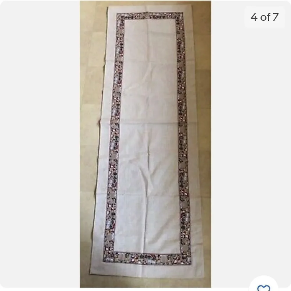 Alba Home table runner with peasant scenes
